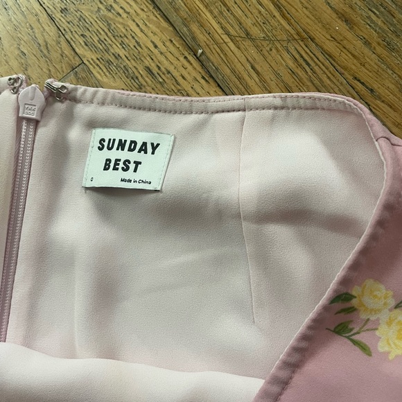 Sunday Best Aritzia Floral Pink skirts - Picture 4 of 5